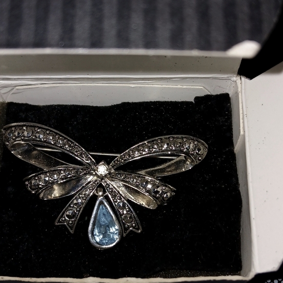 Avon birthstone bow pin - Picture 1 of 4